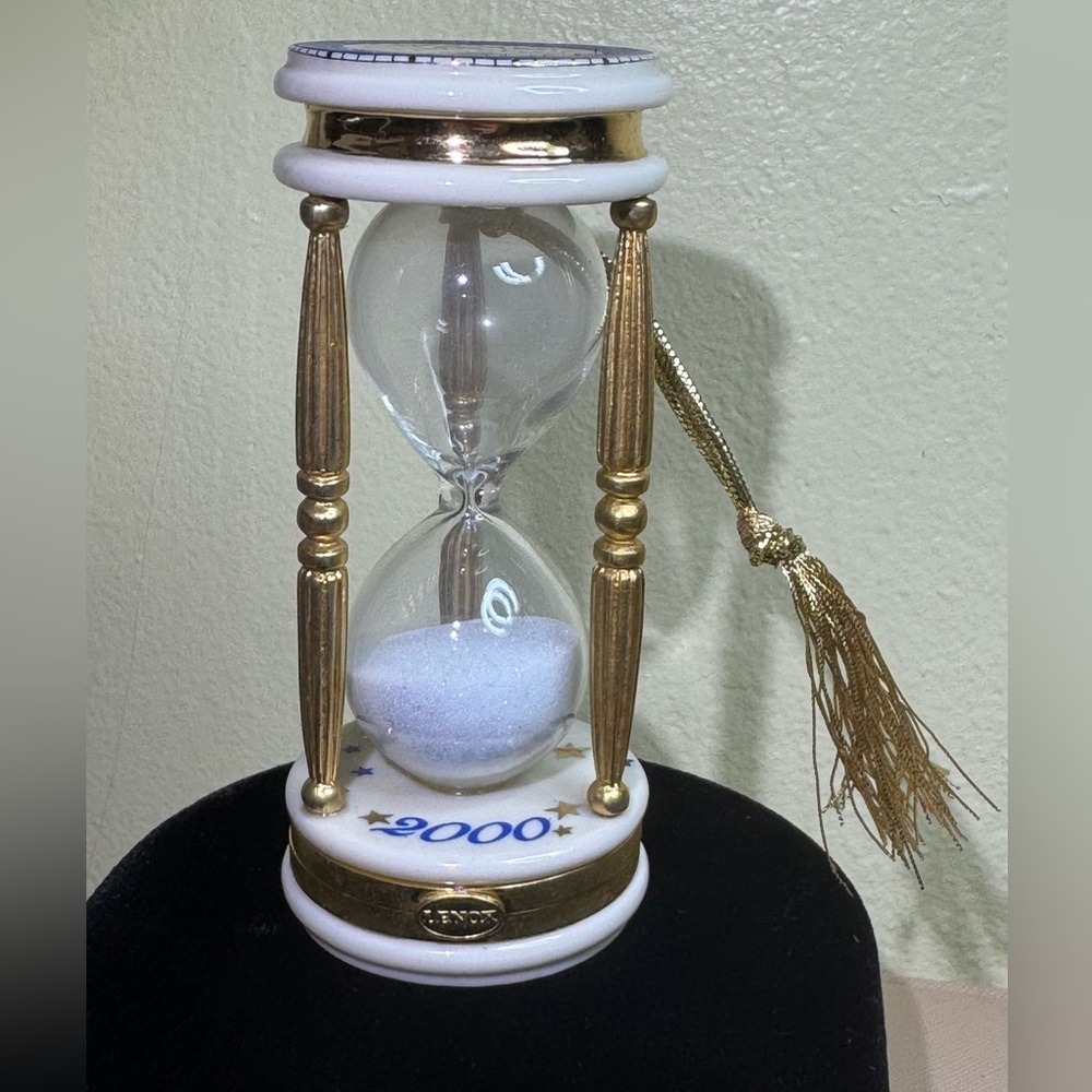 VTG Lenox commemorate 2000 Sand timer capsule ornament “ turn of the millennium”